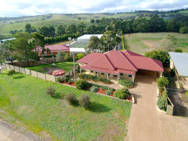 2 Wandong Avenue, Wandong, VIC 3758