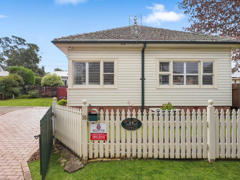 18 Albert Lane, Mittagong, NSW 2575 House for Sale