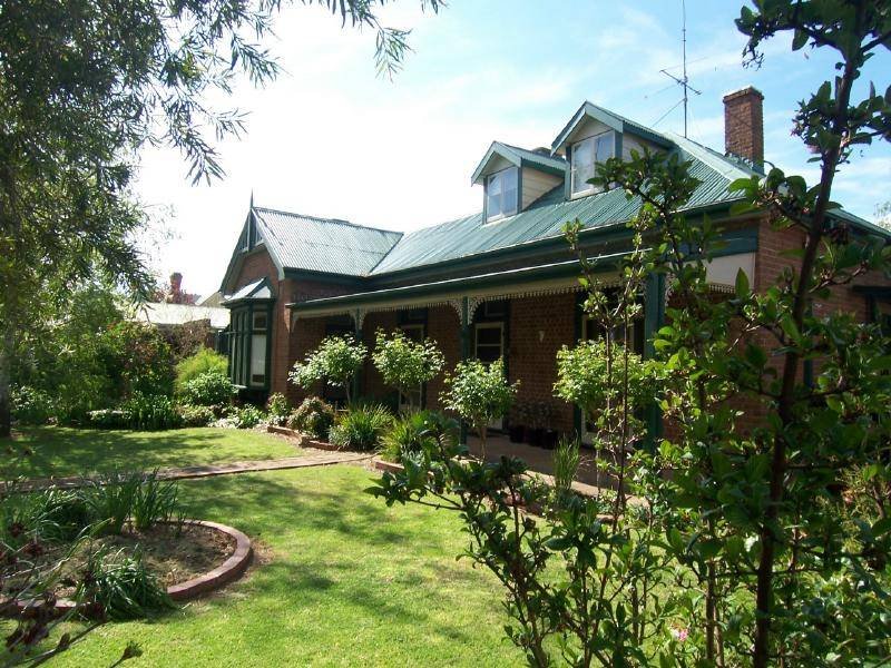9 ADAMS STREET, Cootamundra, NSW 2590 Property Details
