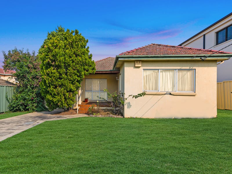 33 Russell Street, Greenacre, NSW 2190 Property Details