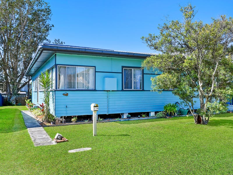 18 Boronia Cres, North Haven, NSW 2443