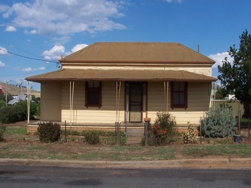 42 Belmore Street, Canowindra, NSW 2804