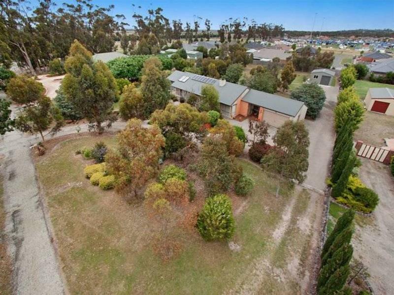 5 Rolling Meadows Drive, Sunbury, Vic 3429 Property Details