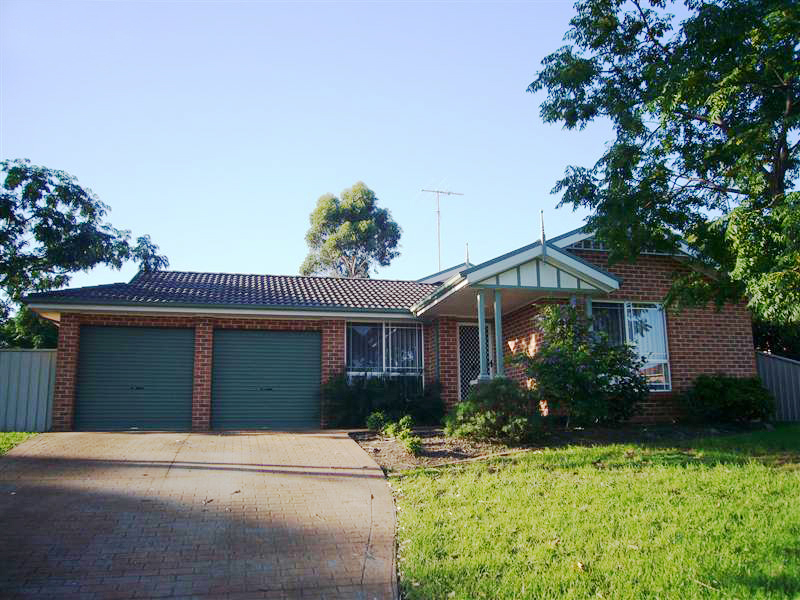 15 Womra Cres Glenmore Park Nsw 2745 Realestate Com Au