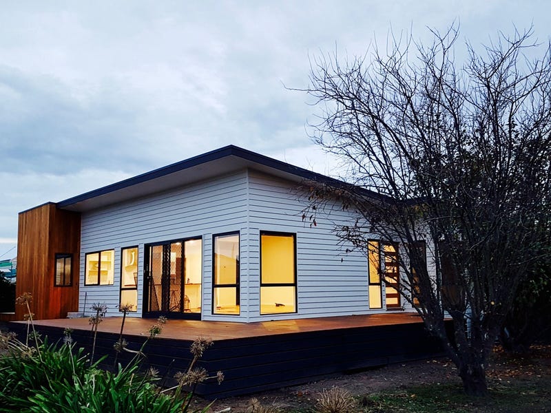 2 Reynolds Street, Winchelsea, Vic 3241 Property Details