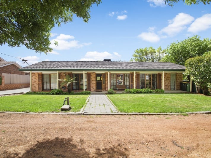 78 Sassafras Crescent, Queanbeyan, NSW 2620 Property Details