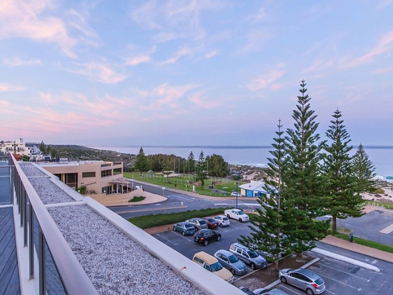 17/2 Brighton Road, Scarborough, WA 6019 Property Details