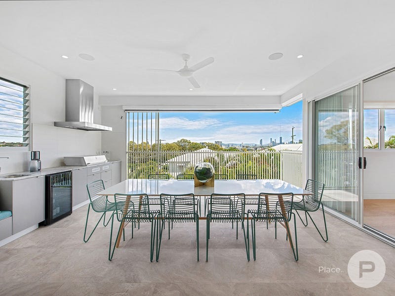 4 Bedroom Houses for Sale in Camp Hill, QLD 4152