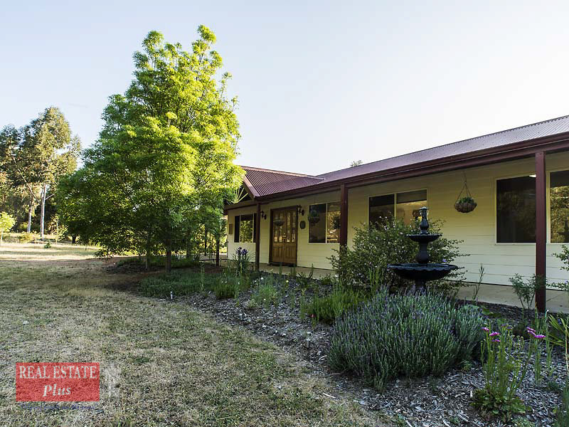 8 Cookes Way, Chidlow, WA 6556 Property Details