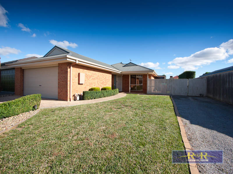 43 Grand Arch Way, Berwick, VIC 3806