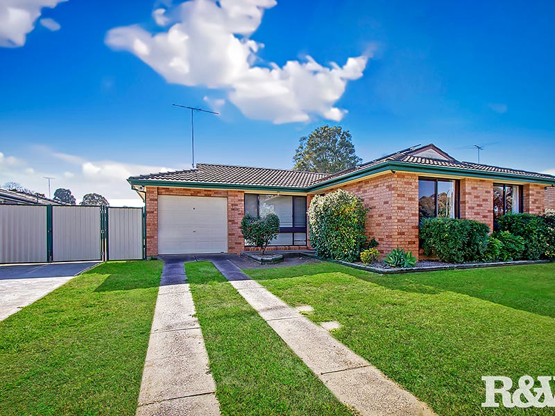 135 Banks Drive St Clair Nsw 2759 Realestate Com Au