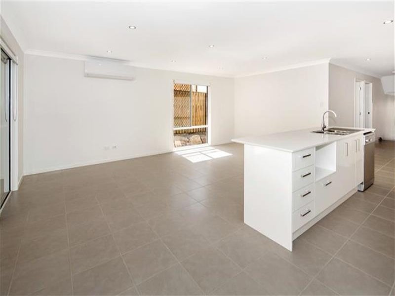 2/32 Drive, Augustine Heights, QLD 4300 2/32 Drive, Augustine Heights, QLD 4300