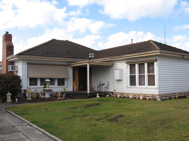 15 Robb Street, Bairnsdale, Vic 3875 Property Details