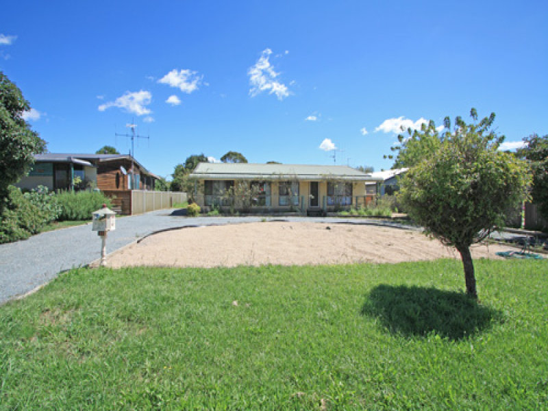 33 Mecca Lane, Bungendore, NSW 2621 Property Details