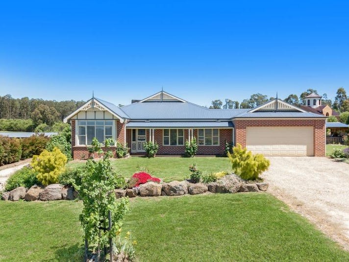 10 Pine Ridge Road, Kinglake West, VIC 3757