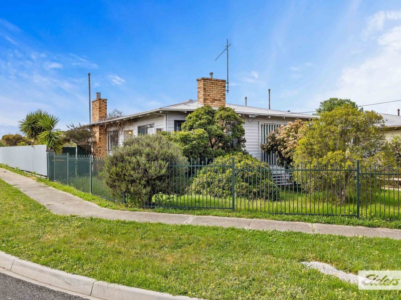 2 Croll Street, Stawell, Vic 3380 House for Sale