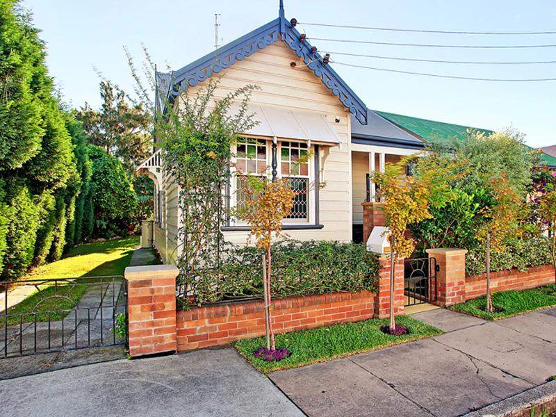2 Dulling Street, Waratah, NSW 2298 Property Details