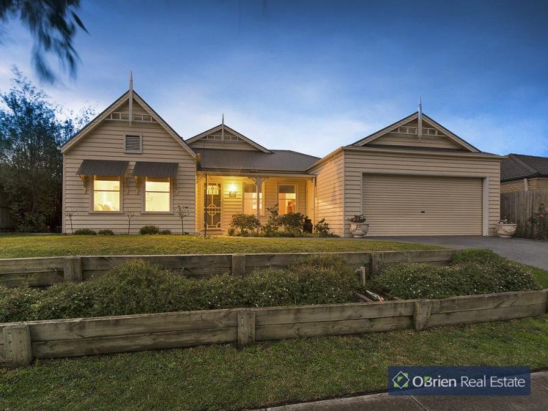 12 Ferndown Drive, Cranbourne, Vic 3977 Property Details