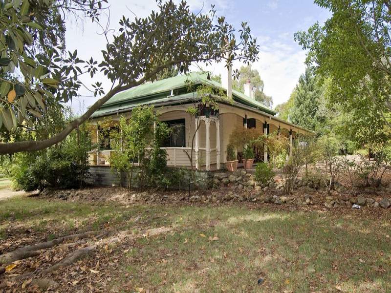155 Warburton Highway, Lilydale, Vic 3140 Property Details