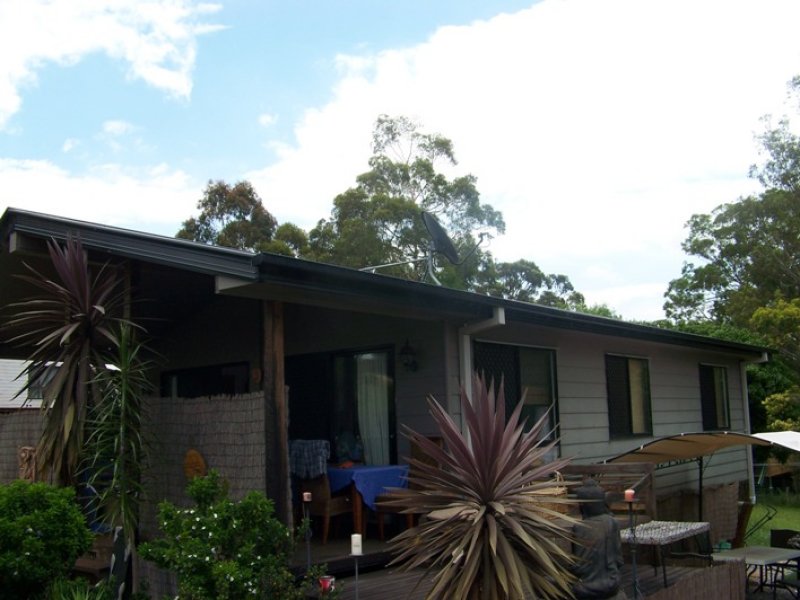 136 Lucas Drive, Lamb Island, QLD 4184