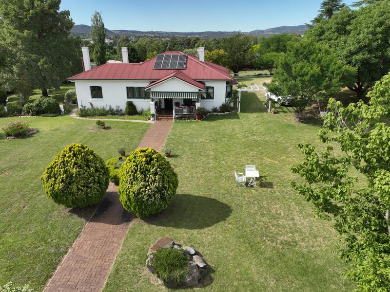 97 Cowper Street, Tenterfield, NSW 2372 Property Details