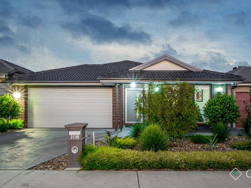 108 Wheelers Park Drive, Cranbourne North, VIC 3977
