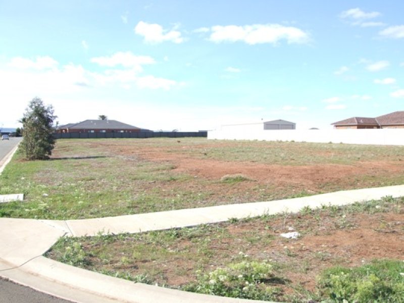 14 Highfield Way, Kurunjang, VIC 3337