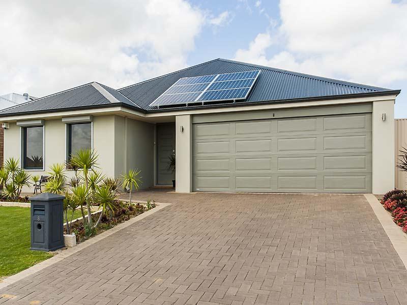 8 Coniston Bend, Waikiki, WA 6169 Property Details