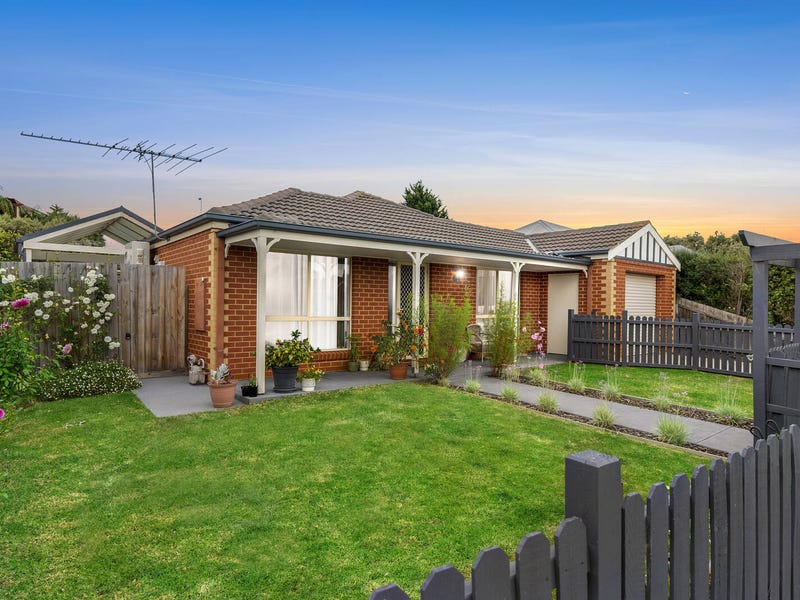 1/11 Meadowvale Drive, Grovedale, VIC 3216