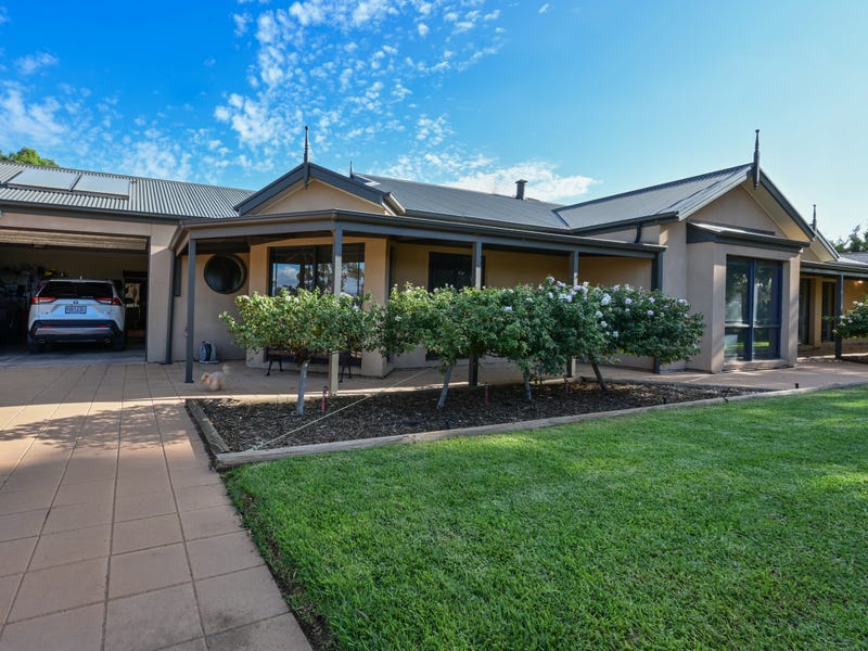 8 Farr Lane, Stirling North, SA 5710