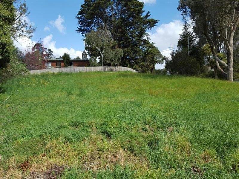 27 Meadowgate Drive, Chirnside Park, VIC 3116