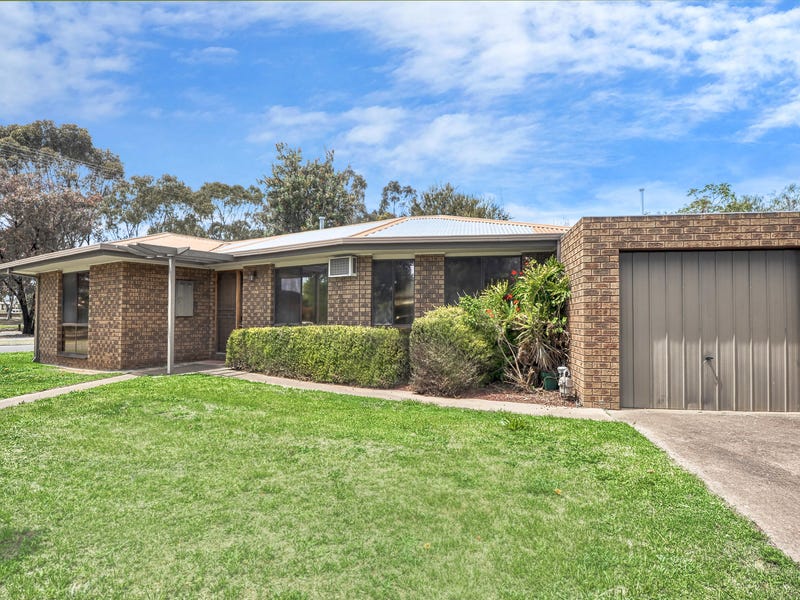 2/11 Victoria Street, Maryborough, Vic 3465 Property Details