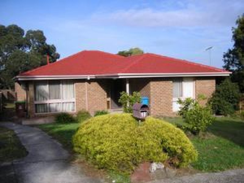 13 Nicholson Close, Endeavour Hills, VIC 3802