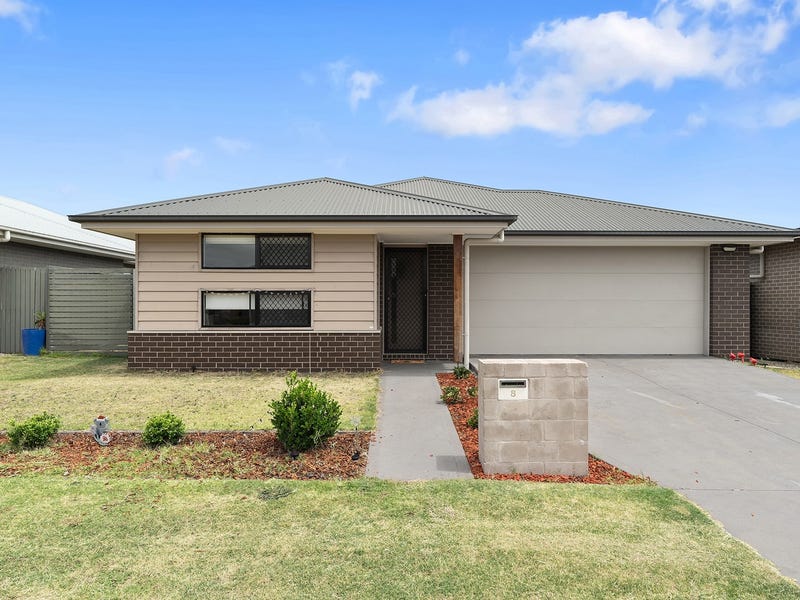 8 Foxtail Street, Fern Bay, NSW 2295