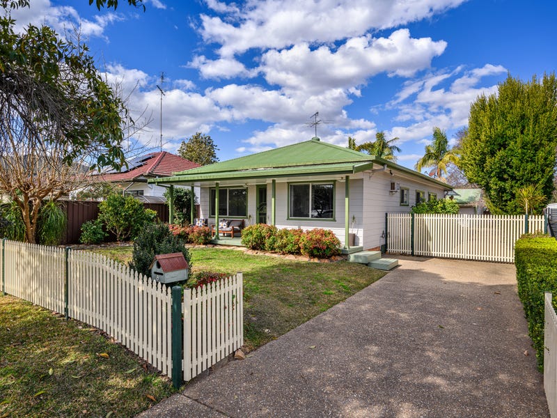 8 Loftus Street, Regentville, NSW 2745 Property Details