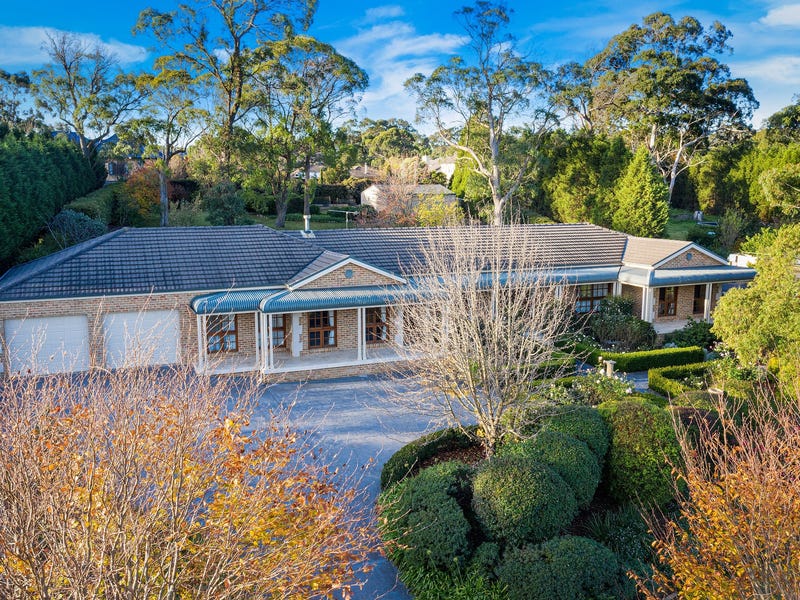 42 Highland Drive, Bowral, NSW 2576