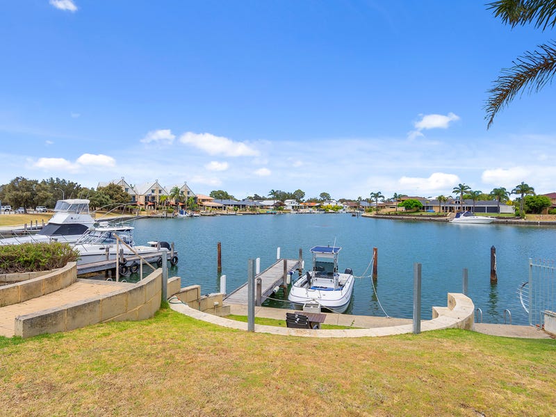 17/1 Waterside Drive, Dudley Park, WA 6210