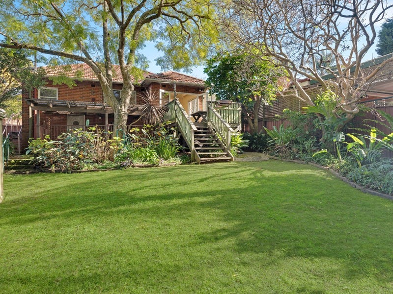 201 Eastern Valley Way, Middle Cove, NSW 2068