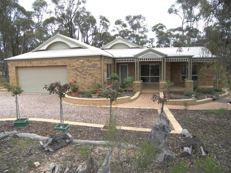 28 Braeside Drive, Junortoun, Vic 3551 Property Details