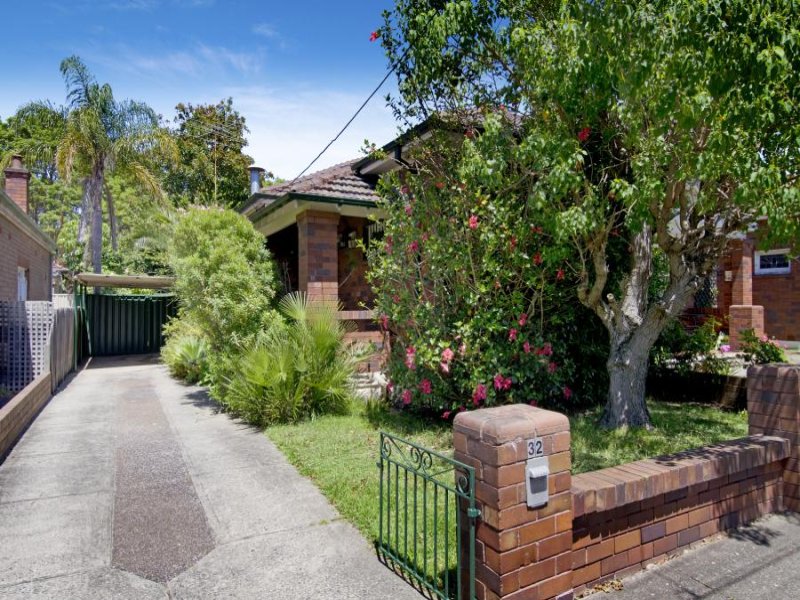 32 Hollands Avenue, Marrickville, NSW 2204 Property Details