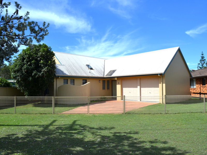 5 Straight Street, Hat Head, NSW 2440