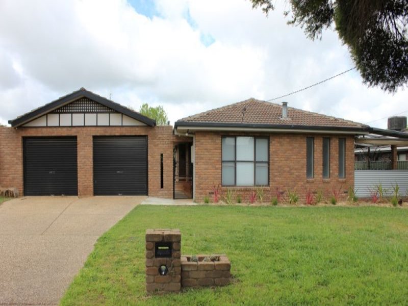 4 Avon Avenue, Lake Albert, NSW 2650