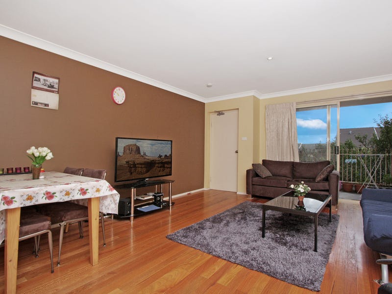 35 Avalon Court, Phillip, ACT 2606