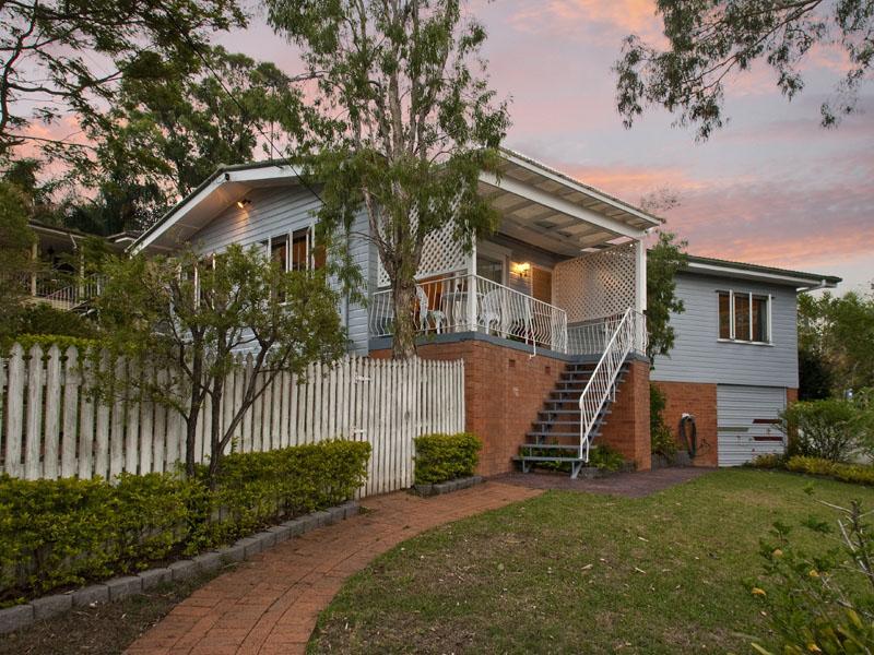 2 Brendon St, Tarragindi, Qld 4121 Property Details