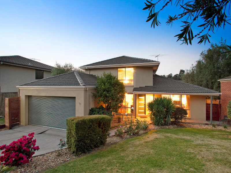 18 Lawrence Drive, Berwick, Vic 3806 Property Details