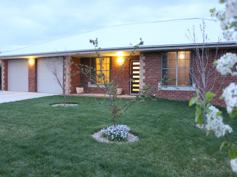 14 Darwin Drive, Bathurst, NSW 2795 Property Details