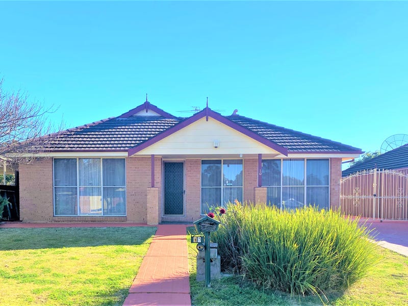10 Oaktree Grove, Prospect, NSW 2148