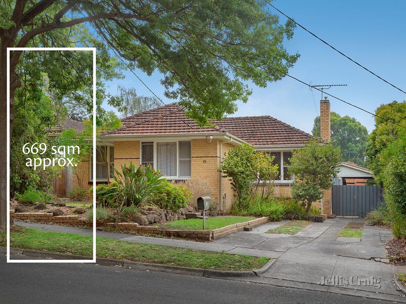 19 Garden Avenue, Mitcham, Vic 3132 Property Details