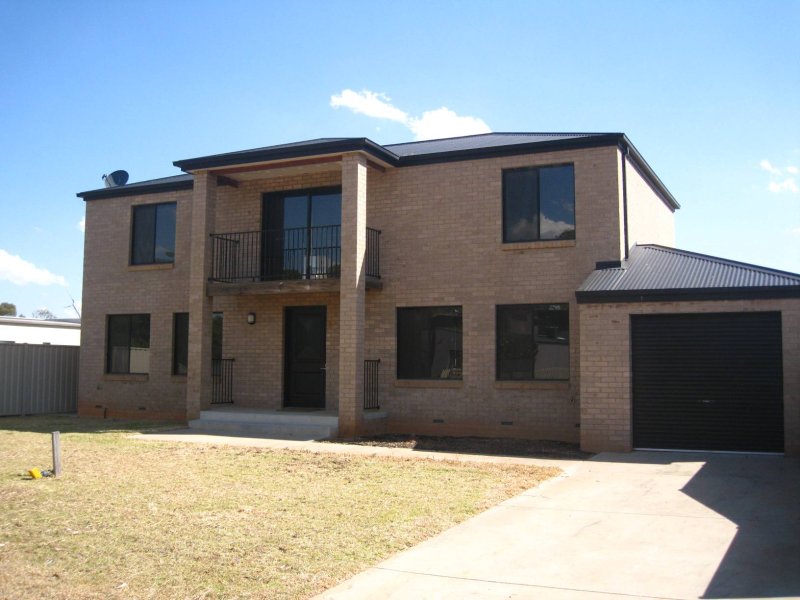 5 Lakeside Drive, Bundalong, Vic 3730 Property Details