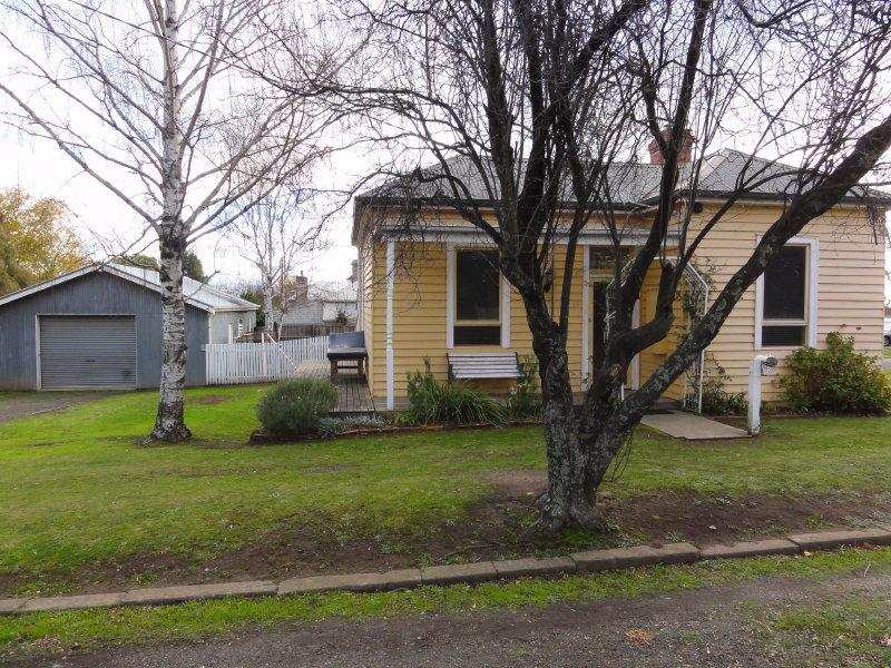 33 Powlett Street, Vic 3444 Property Details